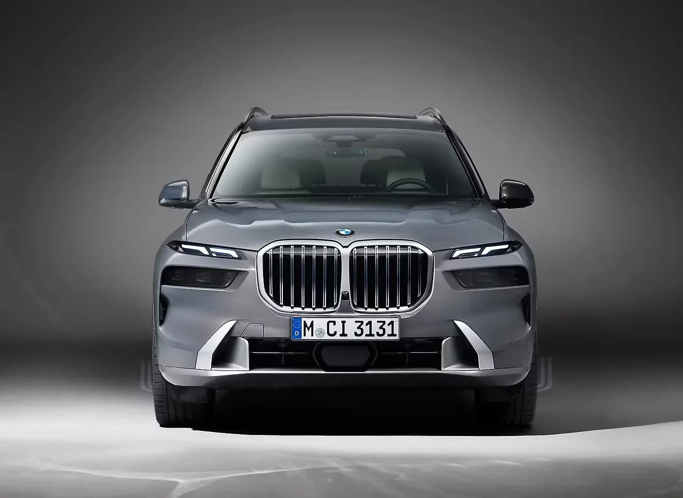 BMW X7 exterior